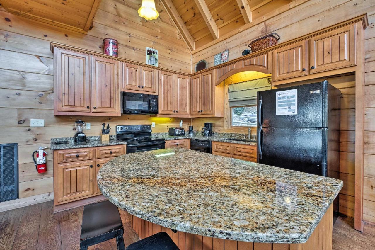 Pigeon Forge Cabin With Brand New Hot Tub And Views! Sevierville Εξωτερικό φωτογραφία